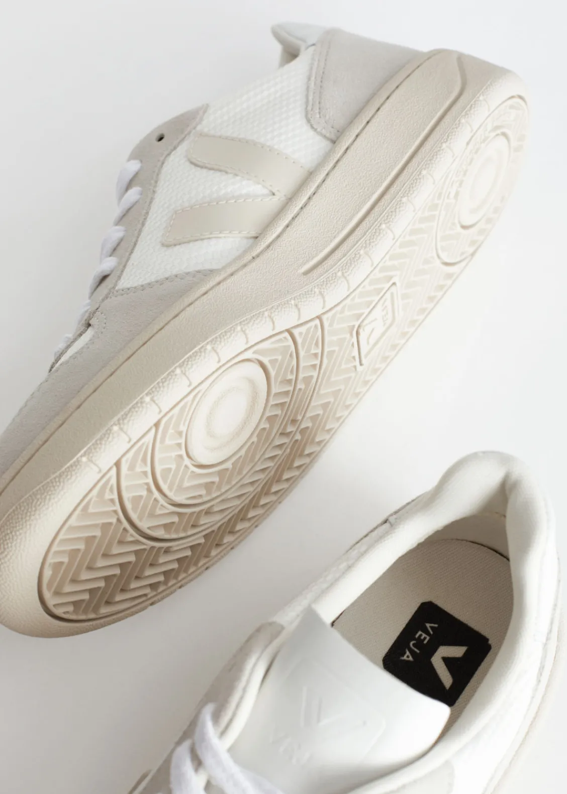 & Other Stories Sneakers | Veja V-10 Sneakers White/Beige